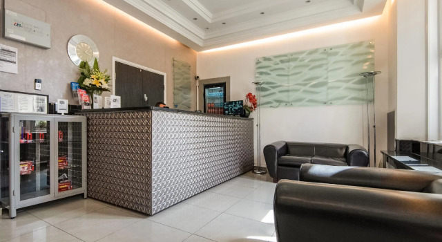 Huttons Hotel, Victoria London