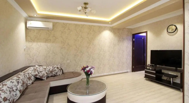 Luxury 2+1 Bedroom By Northern Avenue, Middle of Center