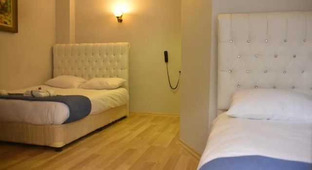 Трёхместный номер Standard с балконом Pure Diamond Hotel