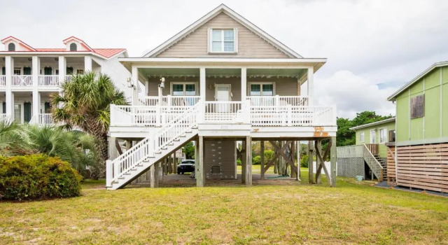 Beach Joy by Oak Island Accommodations