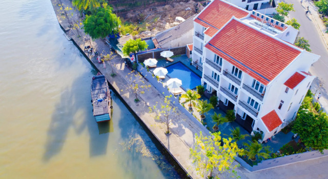 Двухместный номер Deluxe с балконом Riverside White House Boutique Hotel