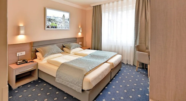 Двухместный номер над дискотекой Economy St.Joseph Hotel Hamburg - Reeperbahn St.Pauli Kiez