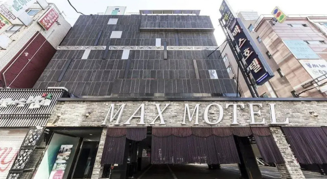 Max Hotel