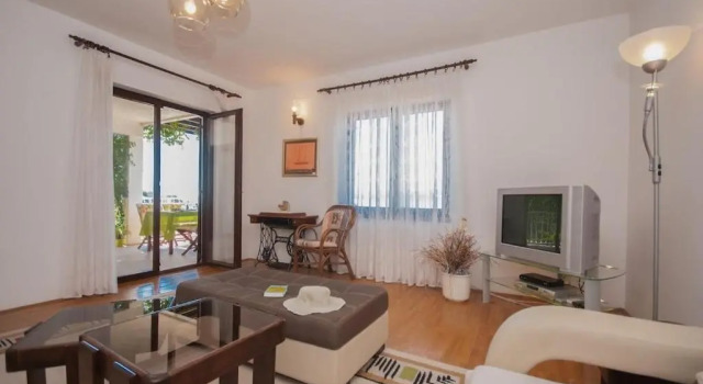 Apartment Sunny, Rezerwuj Apartament Hotele w Split-Dalmatia County z parkingiem, Parking