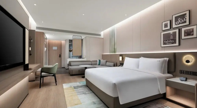 Двухместный номер Premium Holiday Inn & Suites Shanghai Changfeng by IHG