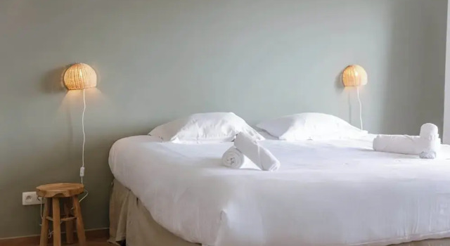 Modern Apartment With Balcony Near City Center, Rezerwuj Apartament Hotele w Bruksela z parkingiem, Parking