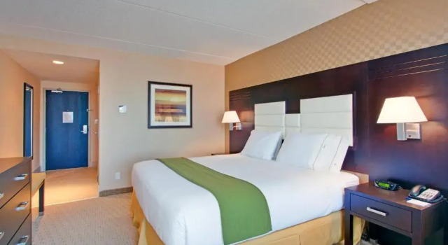 Номер Standard Holiday Inn Express & Suites Ottawa West - Nepean by IHG