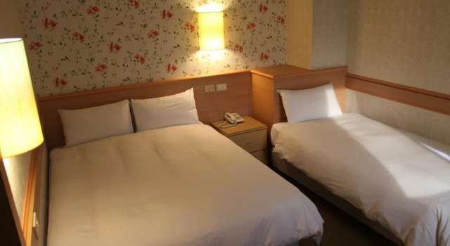 Manbo Holiday Hotel