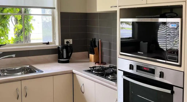 Семейный люкс с балконом Silver Fern Rotorua Suites & Spa
