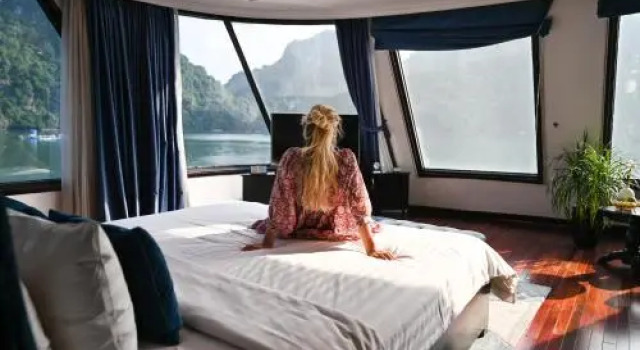Le Theatre Cruises - Wonder on Lan Ha Bay