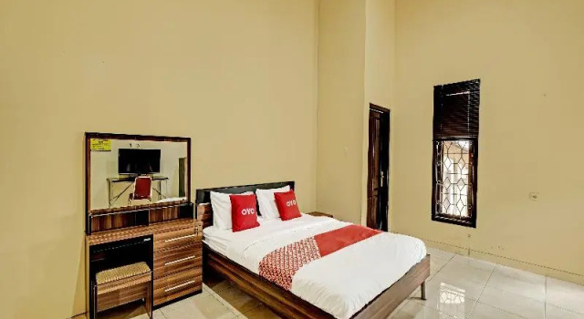 Люкс Oyo 91522 Candi Gebang Guesthouse