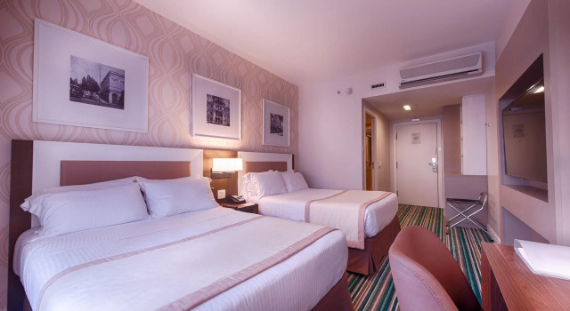 Четырёхместный номер Standard Holiday Inn Belo Horizonte Savassi by IHG