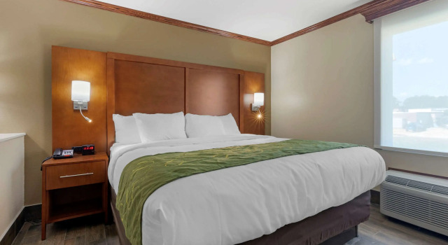 Двухместный люкс Comfort Suites West Monroe near Ike Hamilton Expo Center