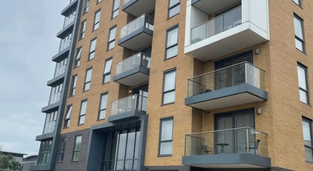 Impeccable 2-bed Apartment in Reading, Varaa Huoneisto Asunnot kohteessa Merseyside, Huoneisto