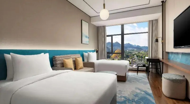 Двухместный номер Deluxe Hilton Garden Inn Xingyi Wanfenglin
