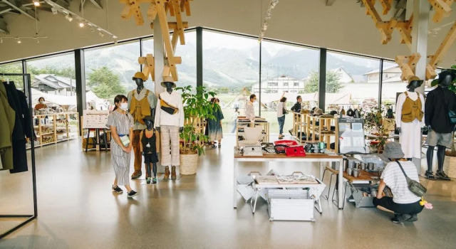 Snow Peak LAND STATION HAKUBA