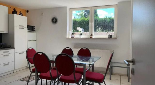 Апартаменты Ferienwohnung 1 Souterrainfenster