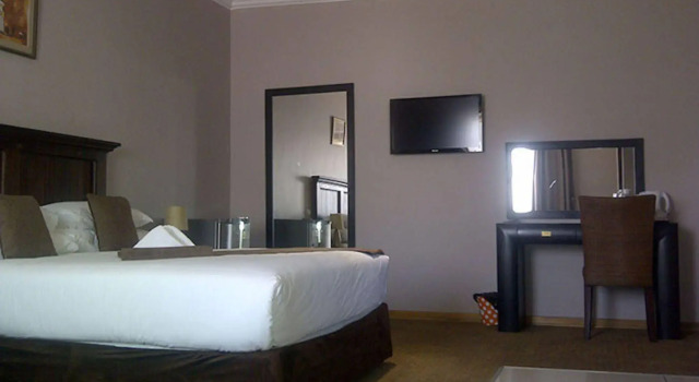 Senthaga Guest House and Safaris, Rezerwuj Pensjonat Maun Ngamiland East