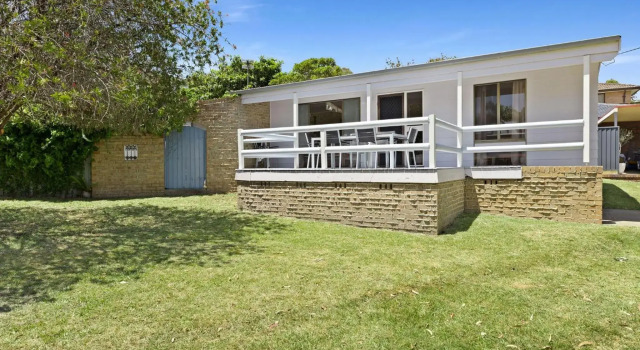 Laid Back Pet Friendly Beach Cottage in Jervis Bay
