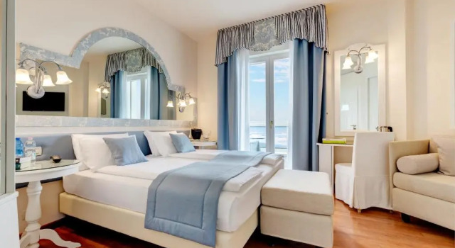 Двухместный номер Standard с видом на море Hotel Cavalieri Palace & Suites