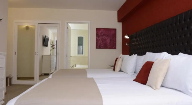 Полулюкс Casa Bonita Hotel & Luxury Residence