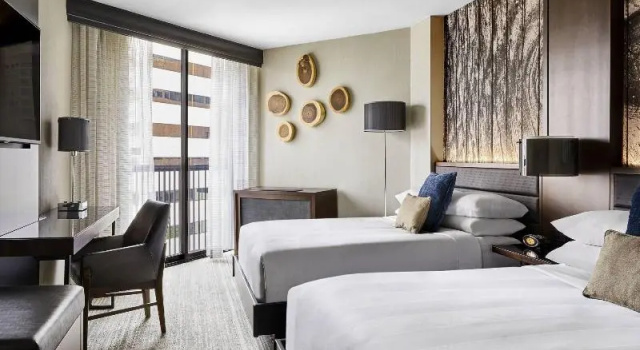 Четырёхместный номер Standard Portland Marriott Downtown Waterfront