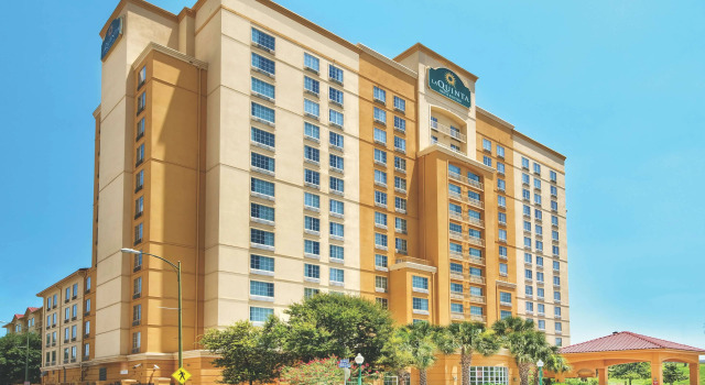 La Quinta Inn & Suites San Antonio Convention Center, Varaa Hotelli Hotellit Bexar County aamiaisella, Aamiainen