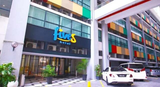 Fives Hotel DNP, Varaa Hotelli Hotellit Johor pysäköinnillä, Pysäköinti