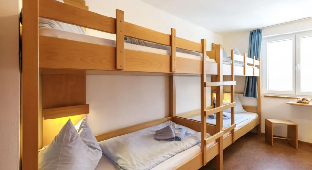 DJH Jugendherberge Oberstdorf-Kornau - Hostel, Book Hostel / Vandrerhjem Hostels i Oberstdorf, Hostel / Vandrerhjem