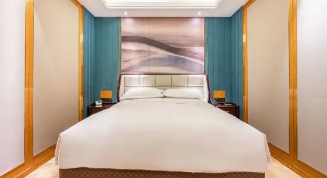 Люкс Golden Phoenix Hotel