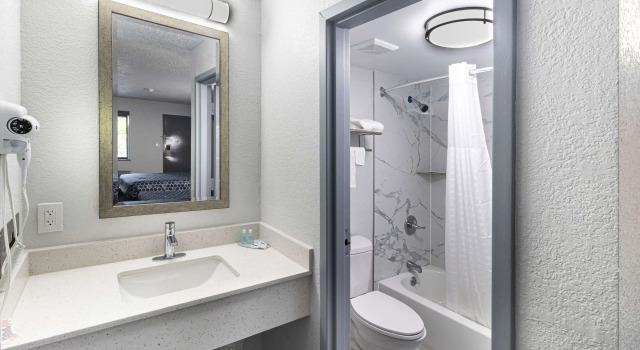 Двухместный номер Standard Rodeway Inn At Fort Lee