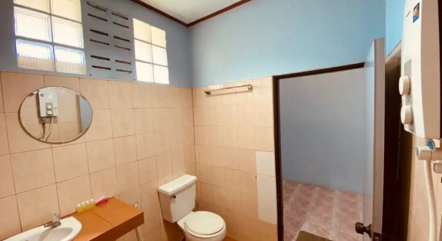 Семейное бунгало Phupha Bungalow Haad Rin
