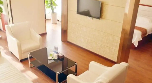 Люкс с красивым видом из окна GreenTree Inn ShiYan Maojian District Shanghai Road Hotel