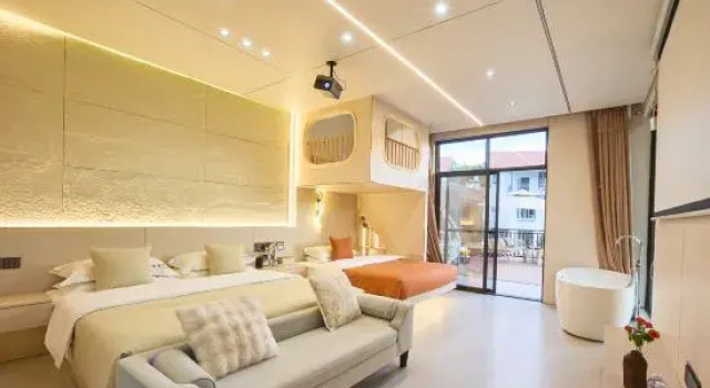 Люкс Mangzan · Holiday Garden Hotel (Mangshi Dai Ancient Town Branch)