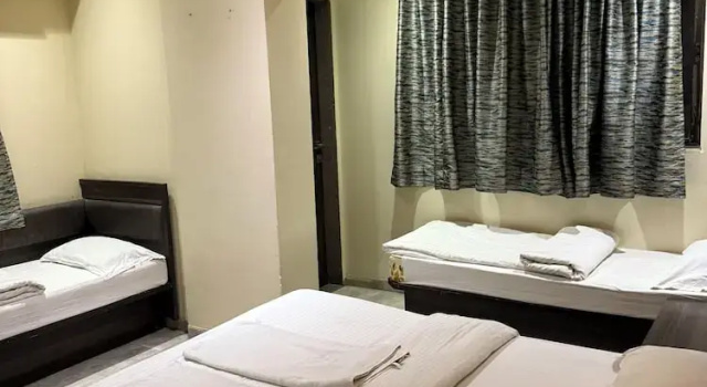 Четырёхместный номер Standard Hotel Sai Suraj Park
