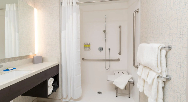 Четырёхместный номер Standard Holiday Inn Express & Suites - Saskatoon East - University by IHG