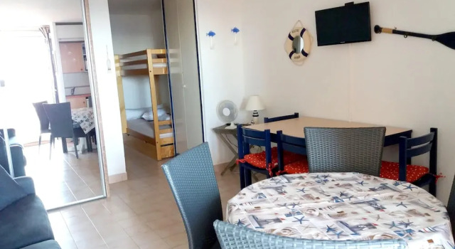 Studio In Sete With Wonderful Sea View Shared Pool Enclosed Garden 200 M From The Beach