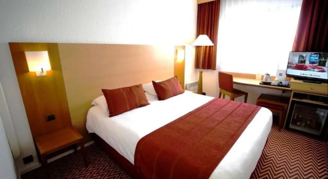 Номер Comfort Hôtel Forest Hill Meudon Velizy
