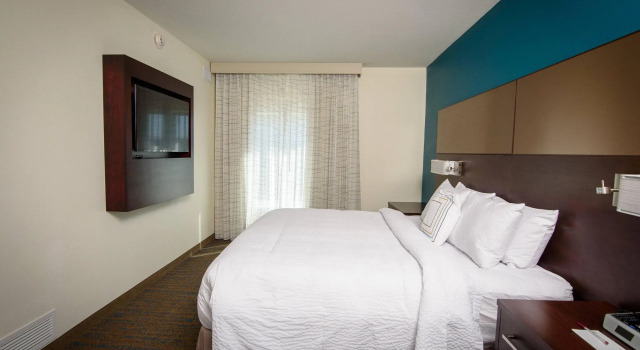 Люкс с 2 комнатами Residence Inn Cleveland Avon at The Emerald Event Center
