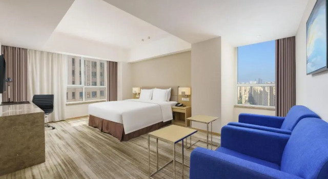 Номер Standard Holiday Inn Express Shenyang Tawan by IHG