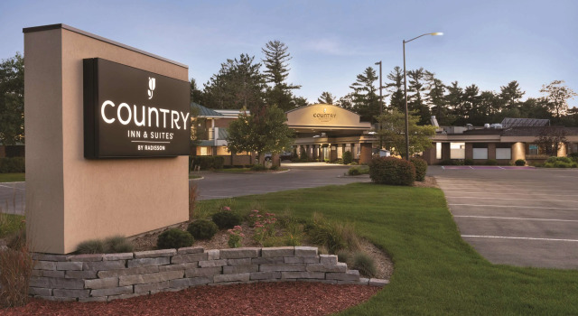 Country Inn & Suites by Radisson, Traverse City, MI