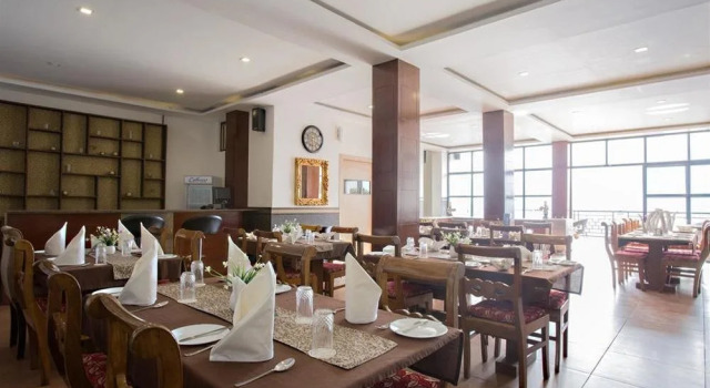 The Royal Oaks Hotel Gangtok, Book Hotel Hotels in Sikkim with Parking, Parking