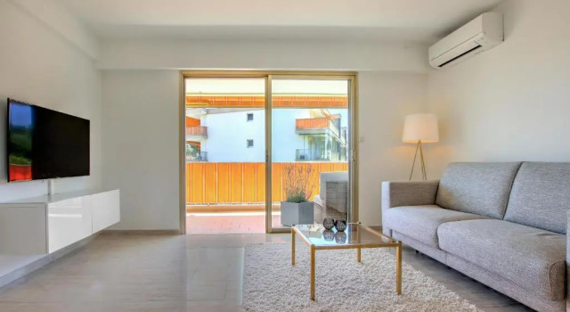 Modern Family Home 5 min to Beach +Pool +Garage, Забронировать Апартаменты/квартира Отели Приморских Альпы с бассейном, Бассейн