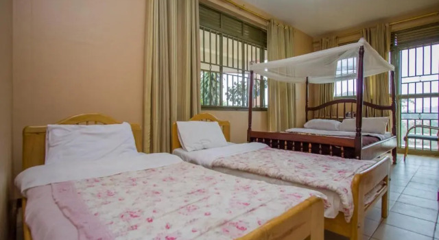 3 người Tiêu chuẩn phòng Satellite Hotel