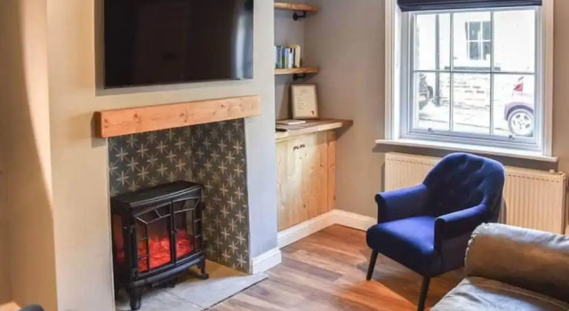 Cosy 2 Bedroom Cottage in a World Heritage Village, Varaa Lomakoti Mökit kohteessa Merseyside, Mökki