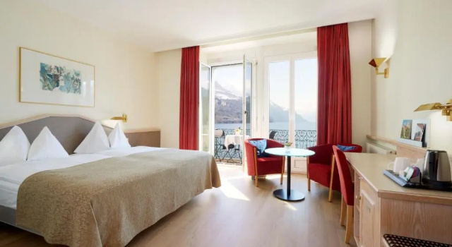 Двухместный номер Executive с балконом и с видом на озеро Seehotel Waldstätterhof Swiss Quality