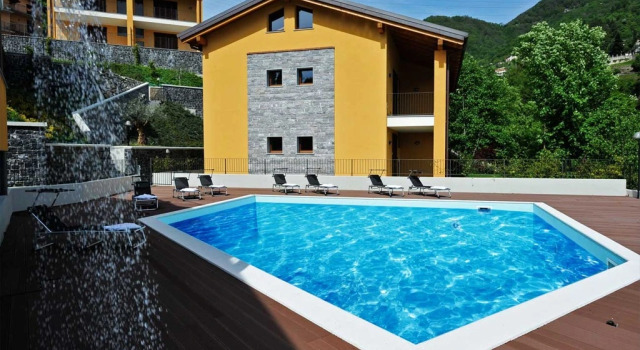 Residence Eden Gardenia 9, Book Hotel Hotels in Como with a Pool, Swimming Pool