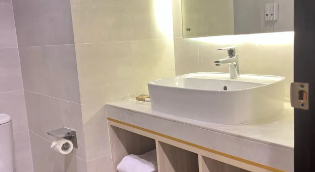 Camera Executive LYNN Hotel Tuban