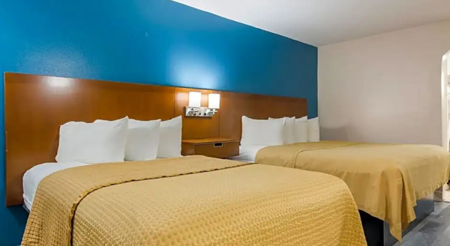 Люкс Superior Rodeway Inn Broken Bow-Hochatown