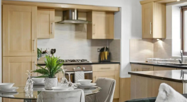 Апартаменты 3 Bedroom, 2 Bathroom Apartment in Milton Keynes by HP Accommodation - Free WiFi & Parking